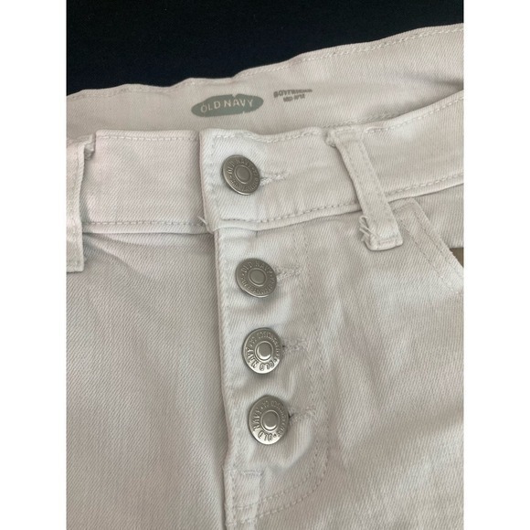 Old Navy Boyfriend Shorts Mid Rise Distressed White Shortie Women's Casual - Picture 3 of 9